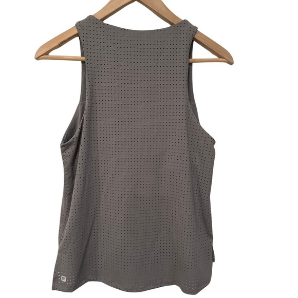 Fabletics Phoebe Performance Tank Gray Size XXS Medium Support NWT Retail $55.00 - Picture 6 of 7